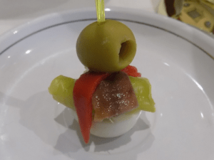 Canapés de Huevos con Anchoas