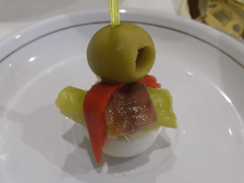 Canapés de Huevos con Anchoas