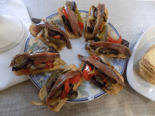 Canapés de Anchoas con Escalivada