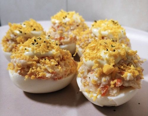 Huevos Rellenos de Salmón